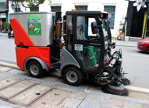 xe quét rác được sử dụng thường xuyên tại các thành phố lớn